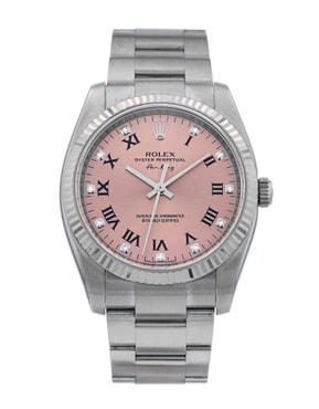 Browse our selection of automatic watches from prestigious brands such as Blancpain, Bell & Ross, Breitling and Rolex.